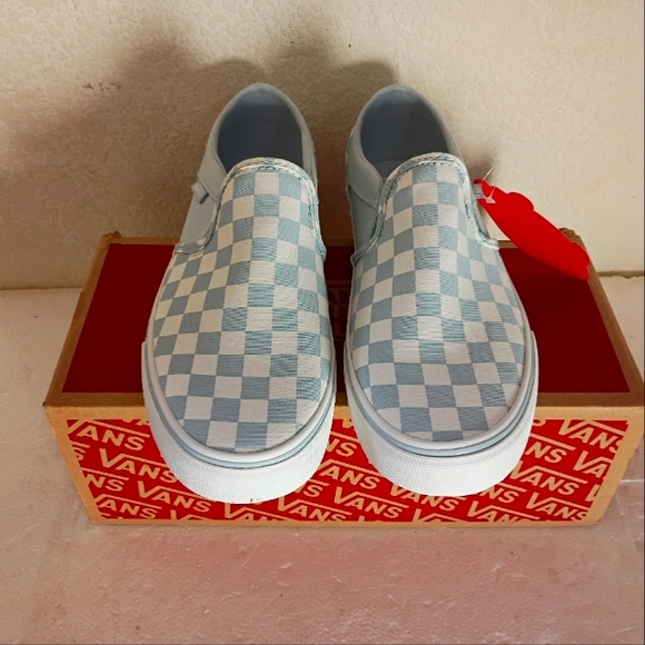 Vans - Picture 3 of 4